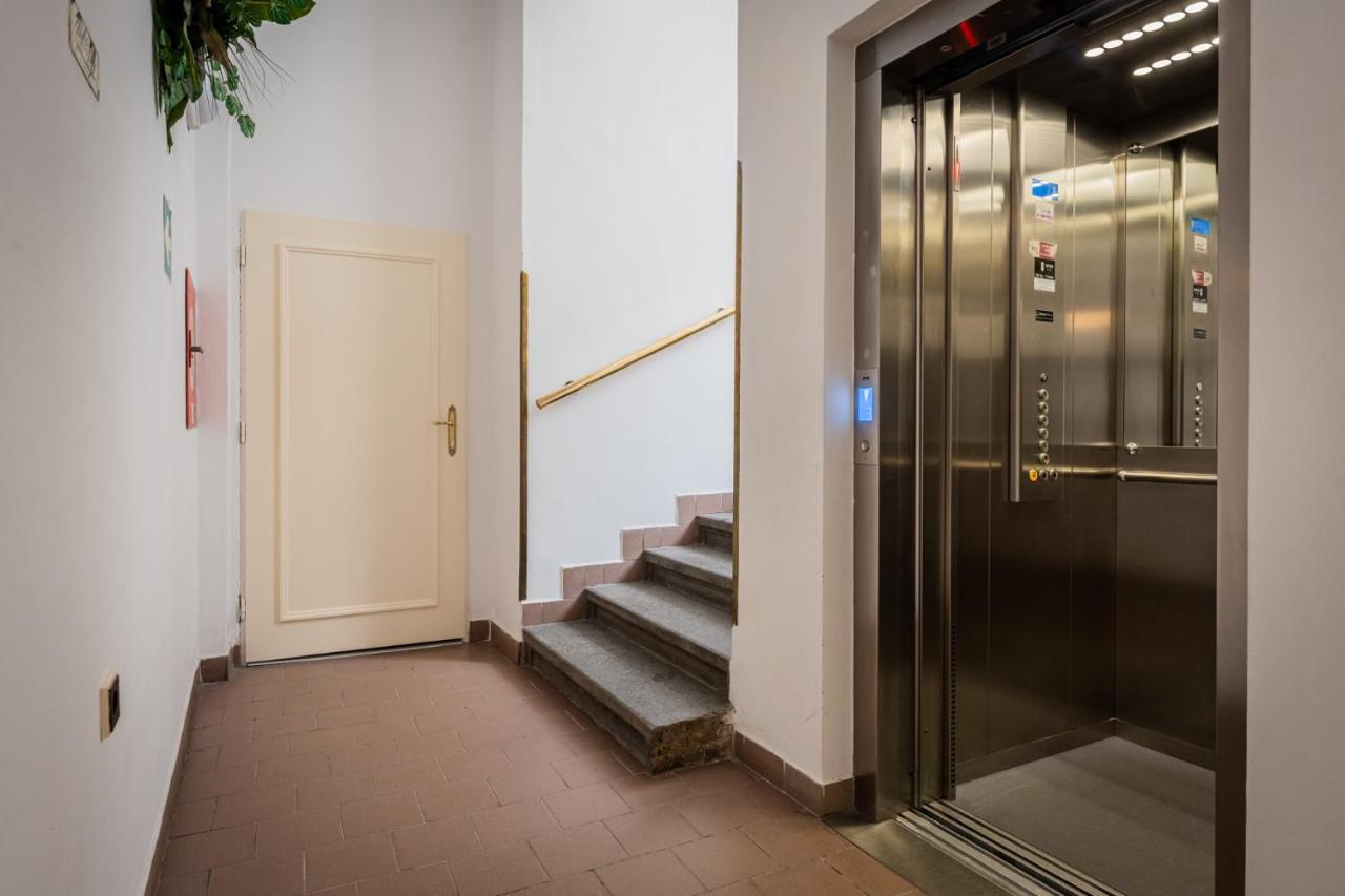 Self-Service Hotel Ostas Praha Exteriör bild