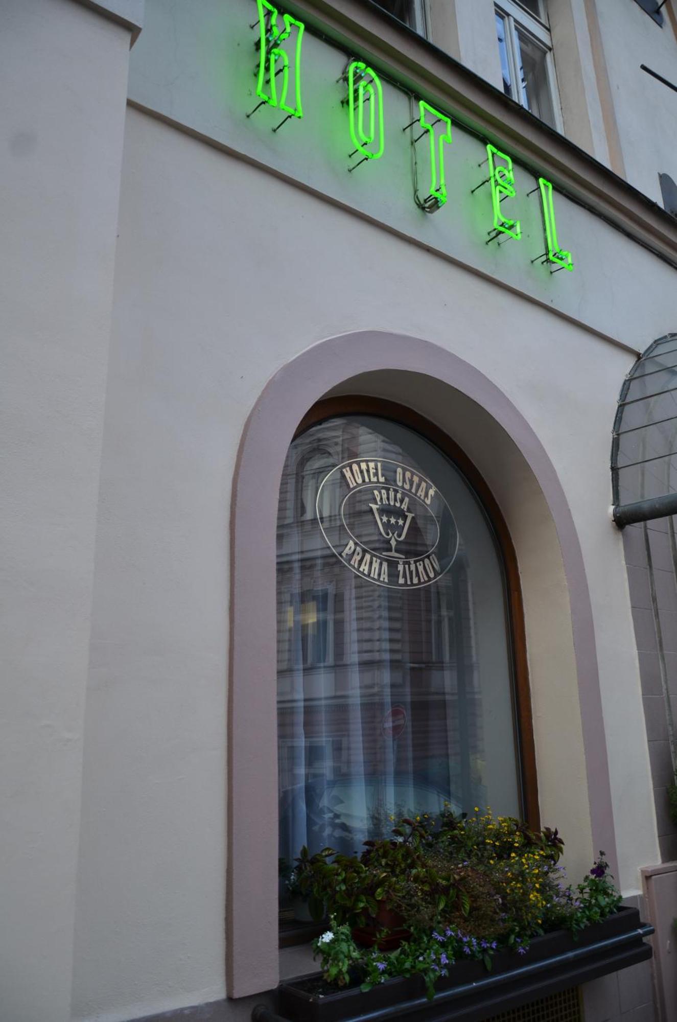 Self-Service Hotel Ostas Praha Exteriör bild